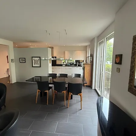 Modern Apartment *